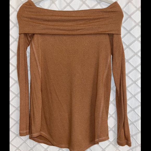 Abercrombie & fitch off the shoulder long sleeve knit top - Picture 2 of 4